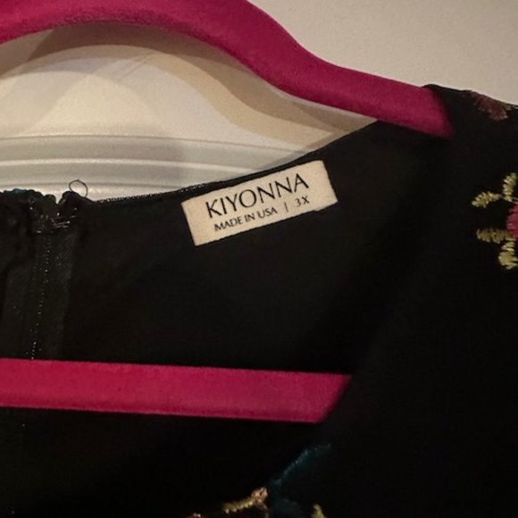 KIYONNA | Wildflower Embroidered Dress - Picture 3 of 4